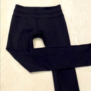 Lululemon black Groove pant, size 4